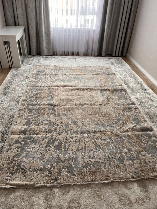 Ковер в идеальном состоянии!