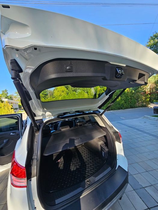 Vând Ford Kuga II E5