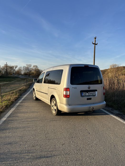 Volkswagen Caddy Maxi Life 7 locuri