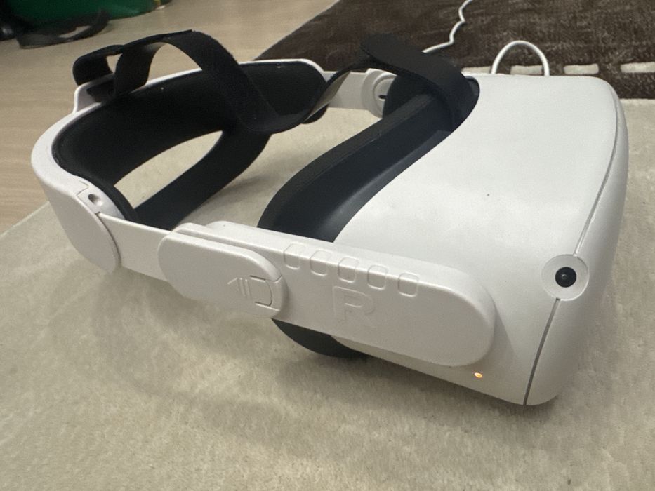 Oculus/Meta Quest 2 128GB + крепление на голову и VR Link