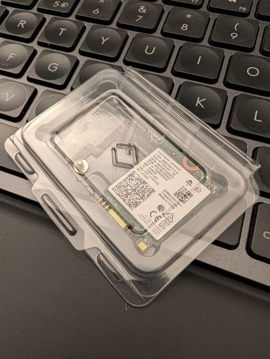 Intel Wireless-AC 8265 Wi-Fi 5 мрежова картата