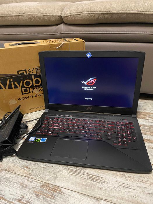 Laptop Gaming Asus Rog i7 si GTX1050 Ca Nou 17 inch