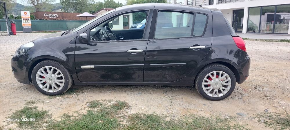 Renault Clio an 2010 benzina 13,cm cu turbina climatronic fuctional.