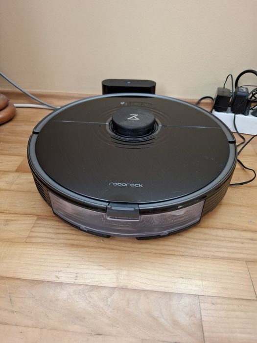 Продава се прахосмукачка робот Roborock S7!