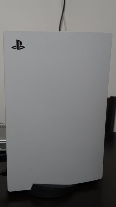 Продавам PlayStation 5 в отлично състояние – готов за игра!