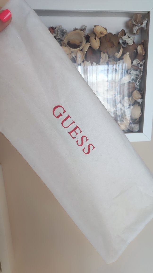 Дамска чанта Guess