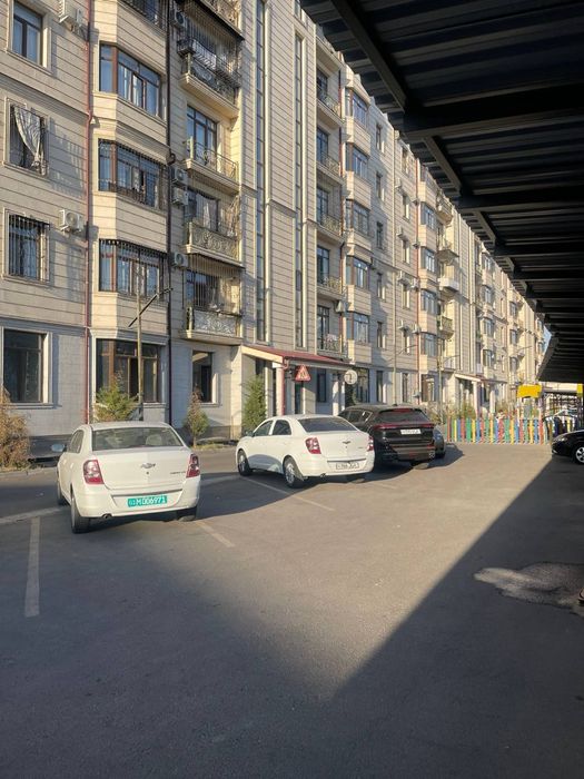 Сув бойида жойлашган квартира сотилади . Квартира озимизаники