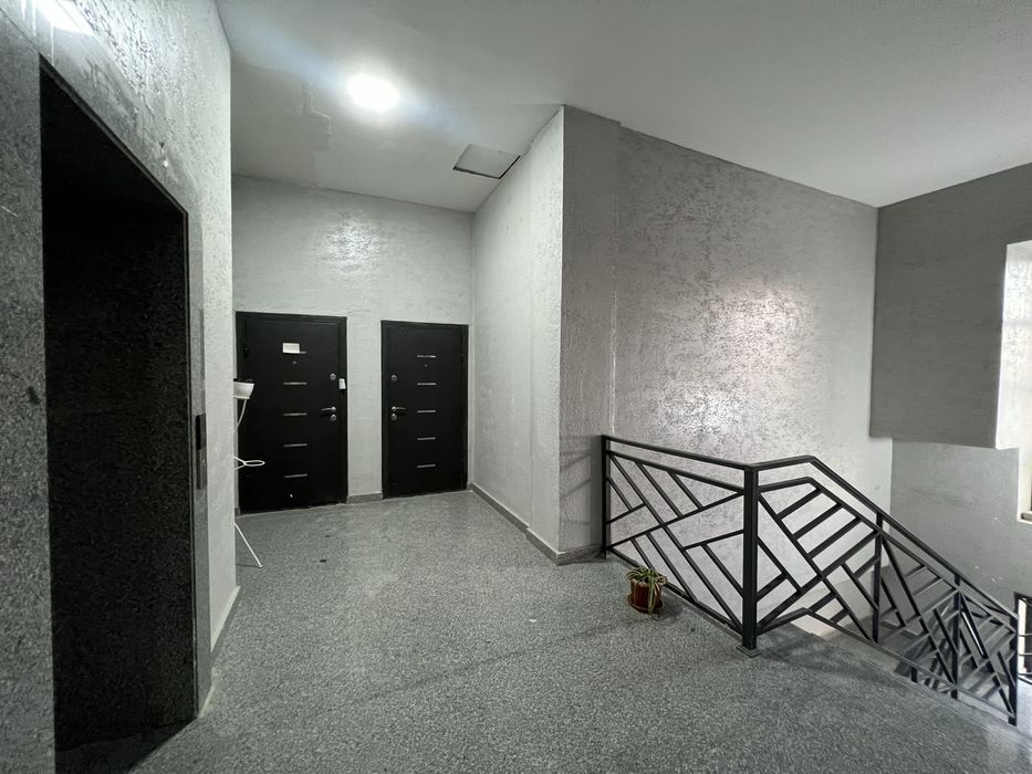 Продаётся Шайхонтохур р-н Белтепа 98 квадрат 7-этаж 7 этажный дом Своя