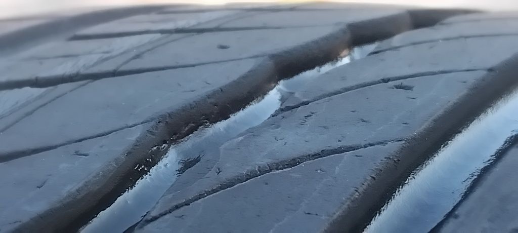 Гуми 195 55 16 Пирели Pirelli 4 броя. Нов внос. Не са нови!