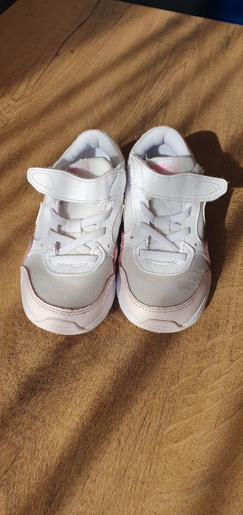 Маратонки nike,Пантофки Disney 26 размер