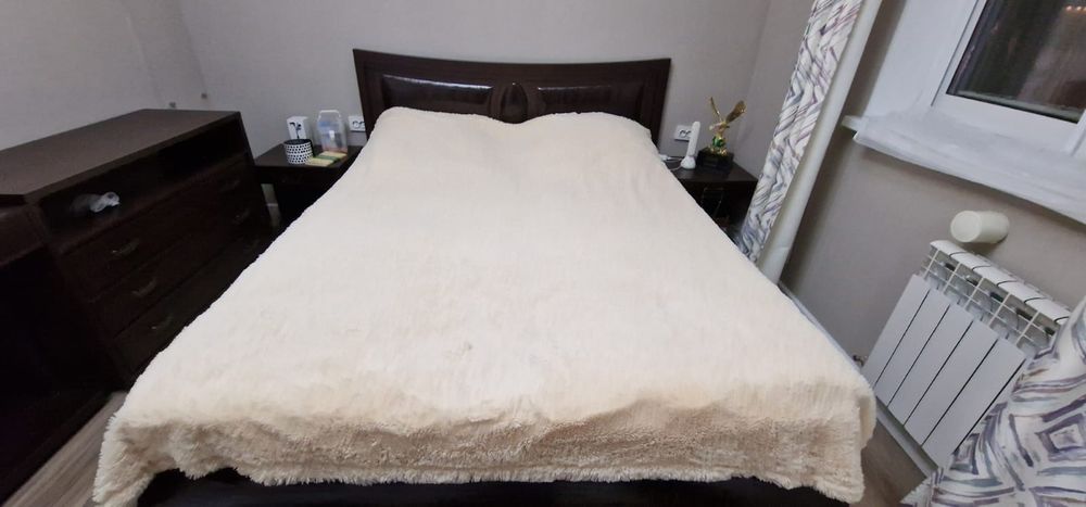 Кровать с тумбами