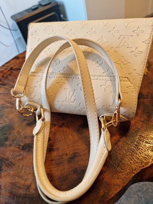 Geanta dama nefolosita