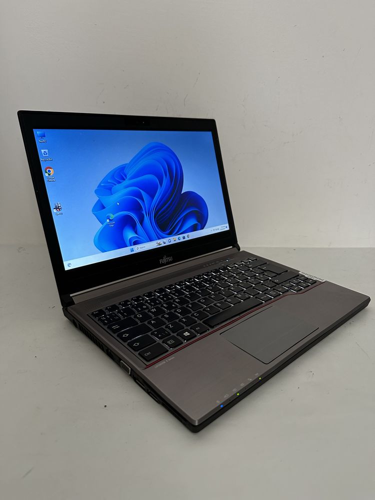 UltraBook Fujitsu Lifebook Series E733 -Core i5- 8Gb Ram- WINDOWS 11