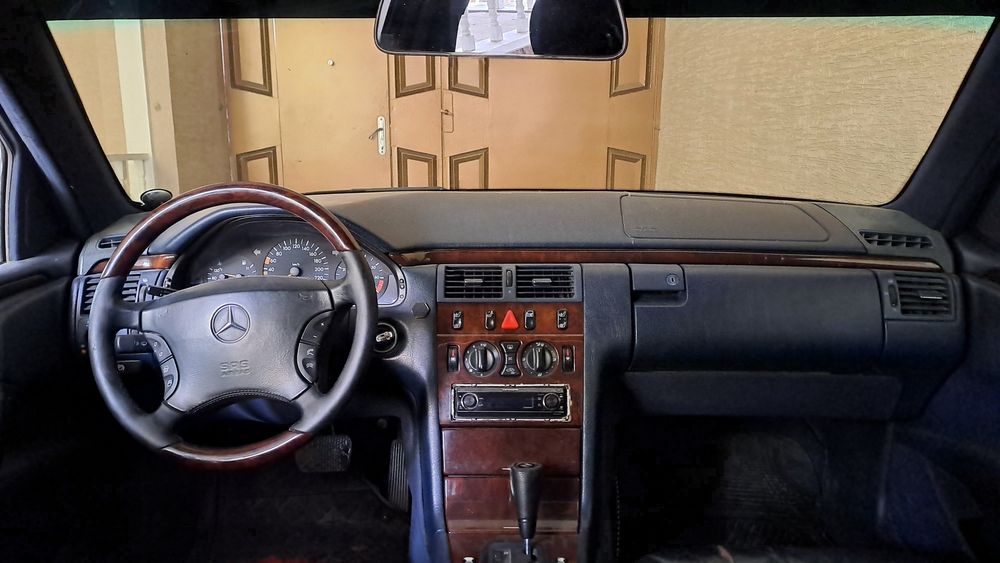 Mersrdesbenz w210