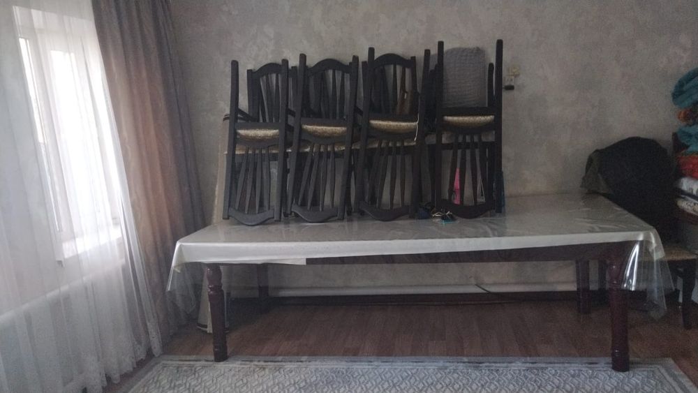 Продам стол с стульями
