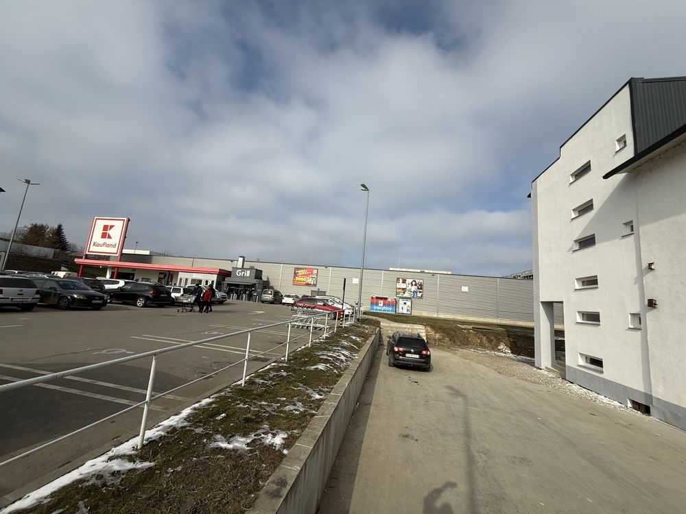 Închiriez / De Închiriat Clădire Comercială 4 Etaje, 167 MP / Nivel
