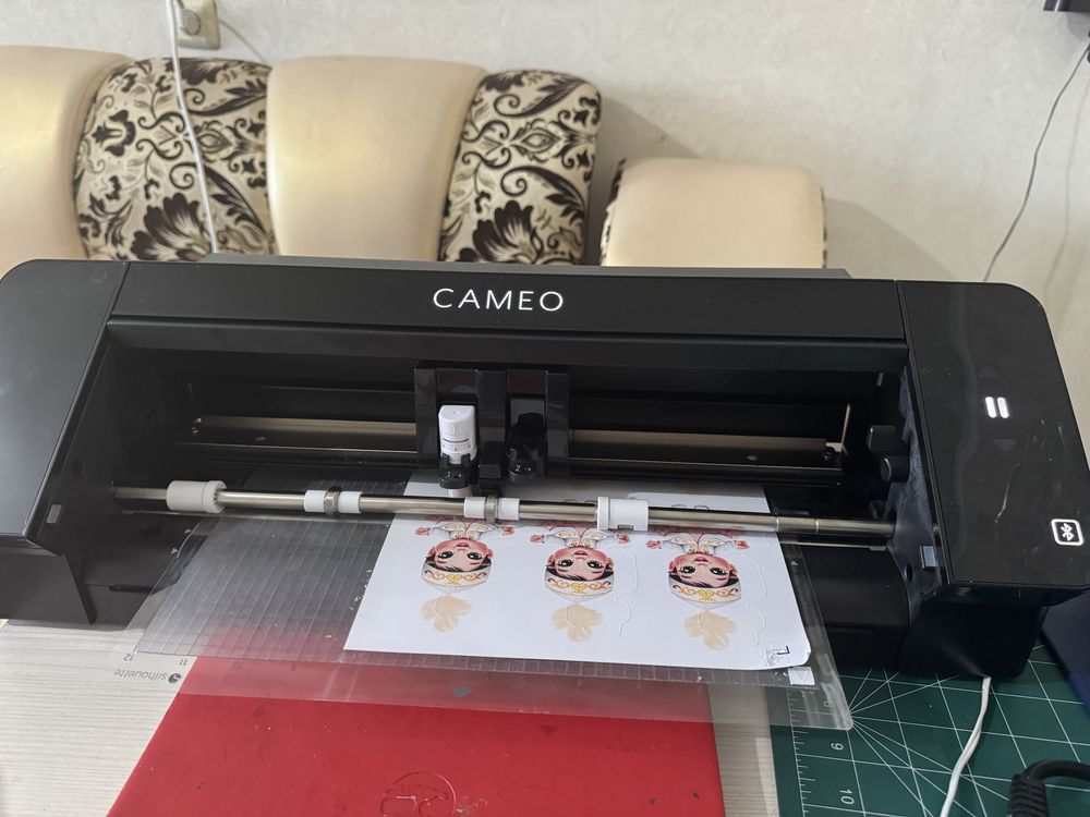 Продам плоттер Cameo 4