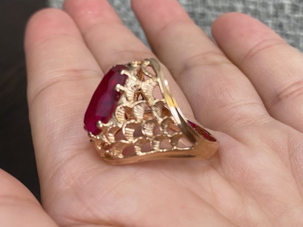 Кольцо с рубином 583  проба Советское золото продам срочно!