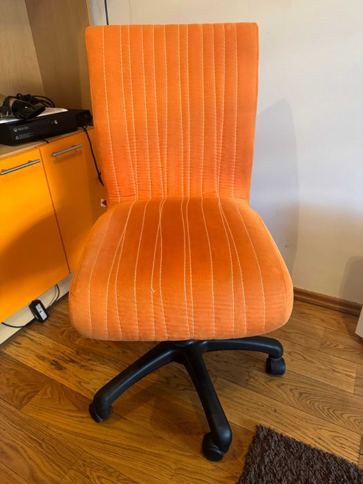 Офис стол  Cilek в запазено състояние – удобен и стабилен