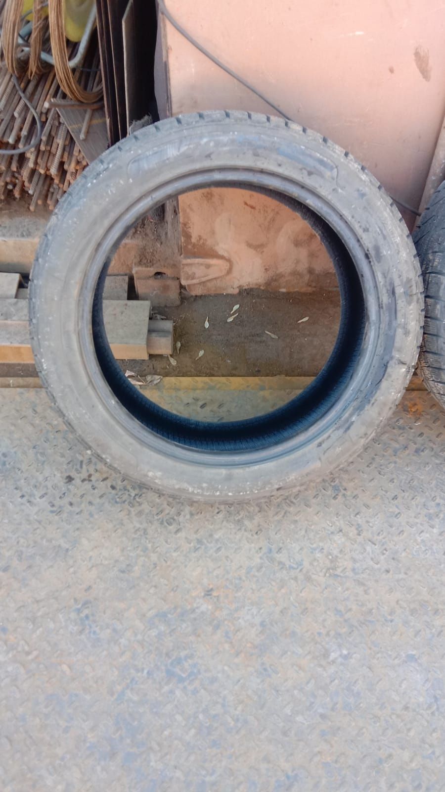 Продам резину 245/50 R20