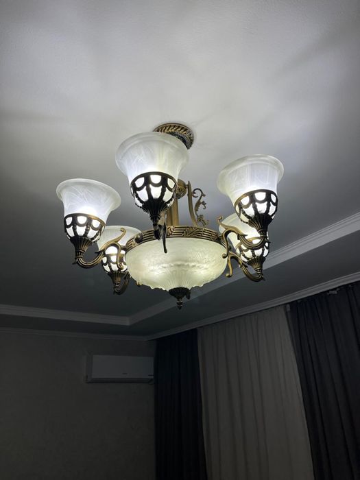 Продам люстру в хорошем состоянии