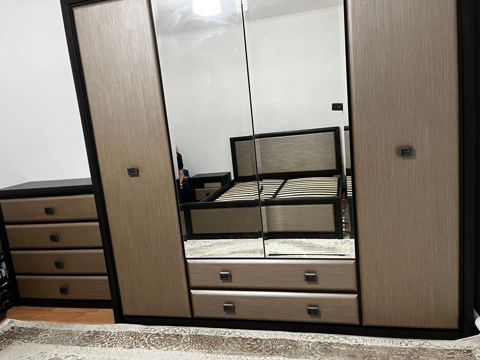 Продам спальный гарнитур