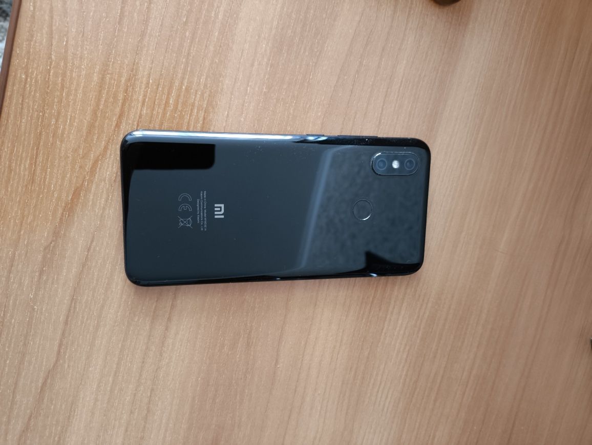 Продам смартфон Xiaomi mi 8