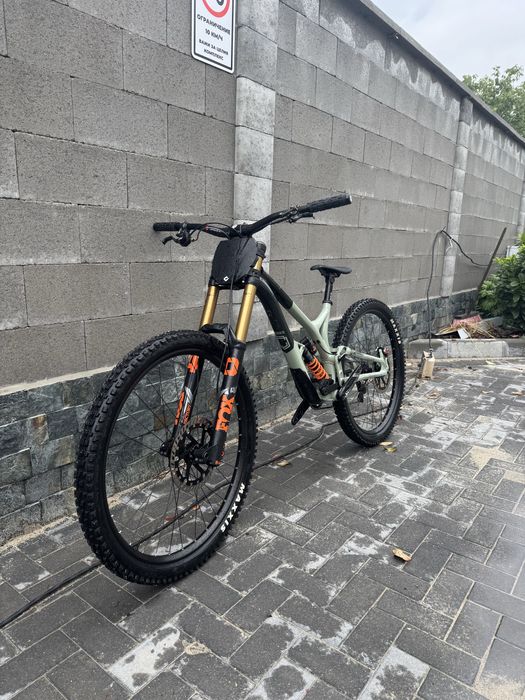 Commencal supreme v4 L 29 2022