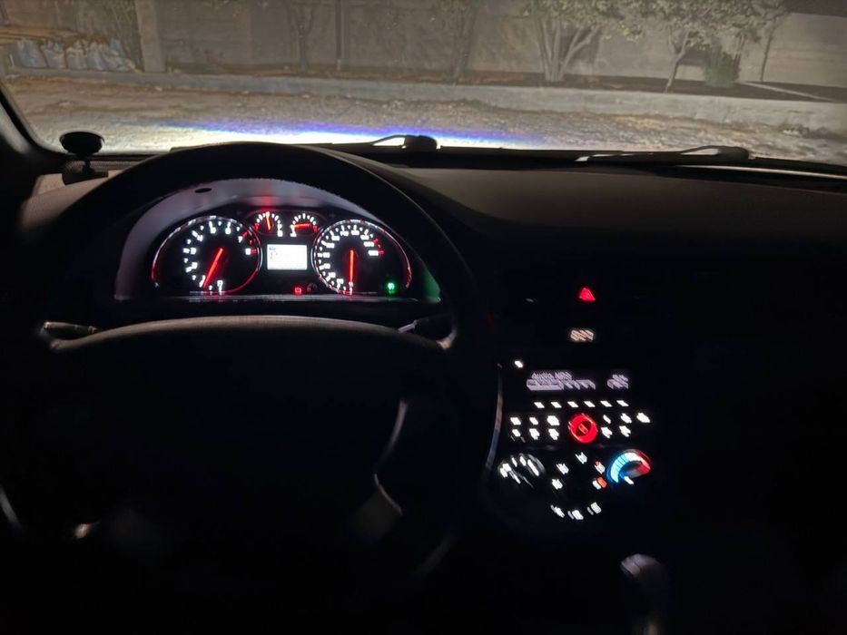 Gentra 3 avtomat sotiladi