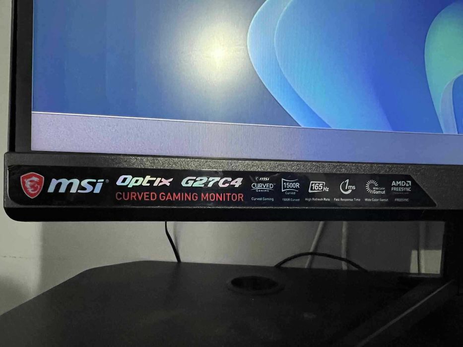 Monitor Curbat Gaming LED VA MSI 27"