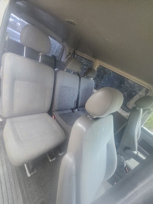 Autoutilitara Volkswagen Transporter 2.5 ,8 locuri