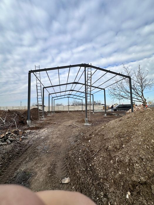 Vindem si distribuim o gama larga de hale sau structuri metalice noi n