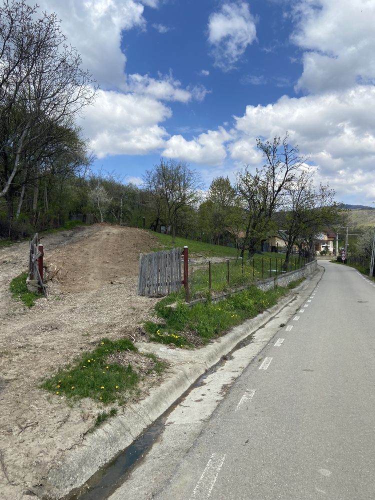 Vand teren intravilan 750mp in zona de deal/munte Judetul Prahova