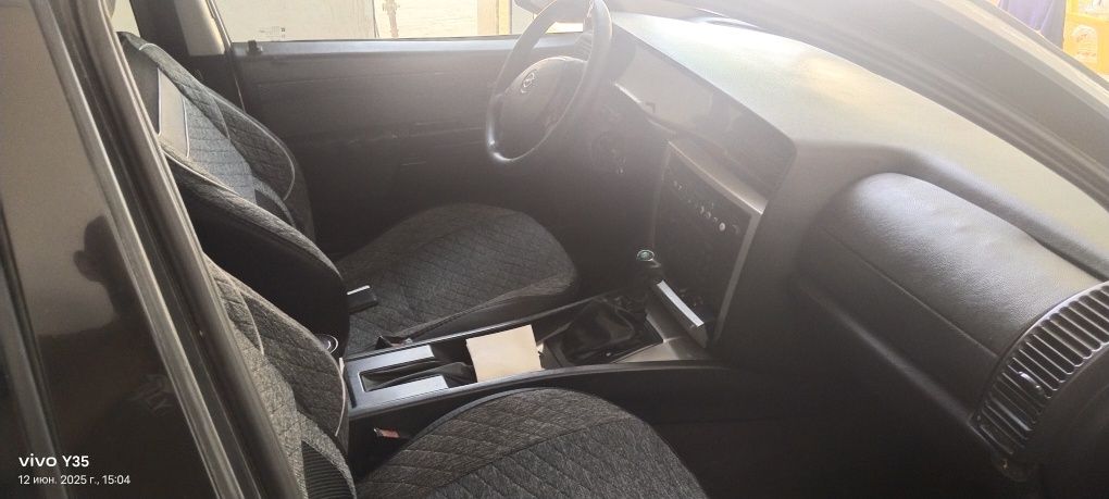 Opel omega holati ōrta yurib turgan moshin