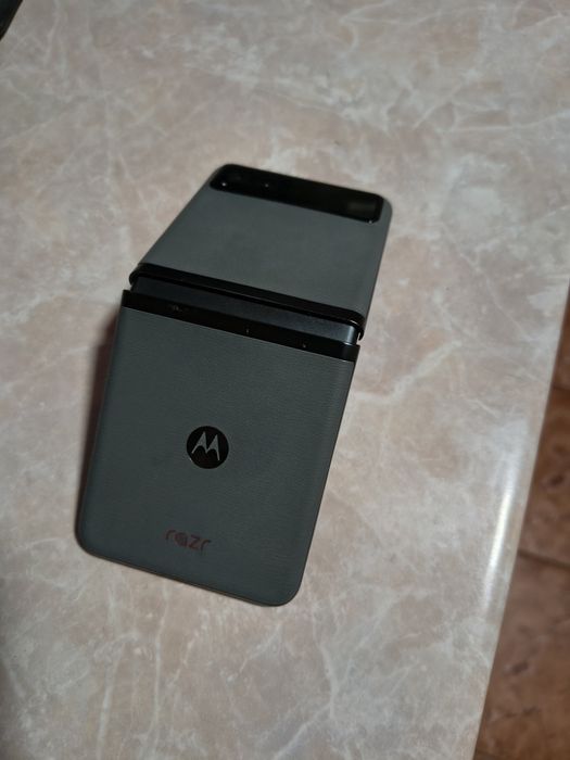 Motorola RAZR 40