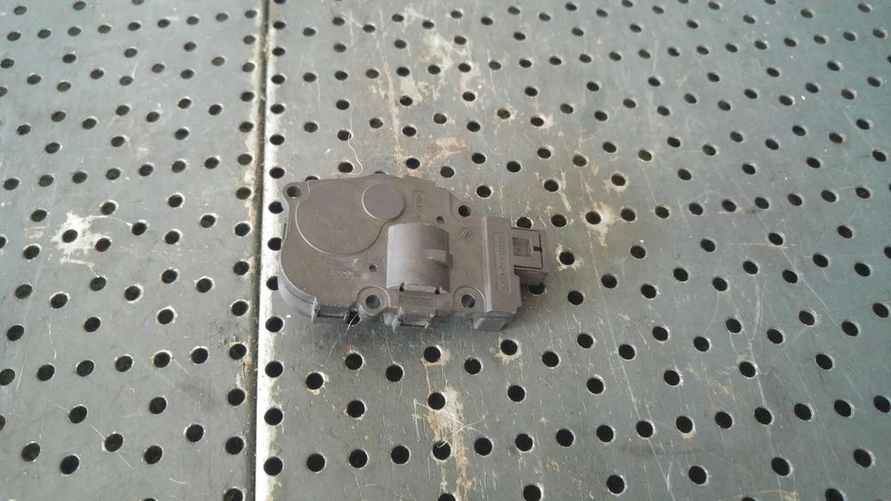 Motoras clapeta aeroterma bmw seria 5 f11 k9749007