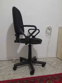 Продам офисное кресло в хорошем состоянии