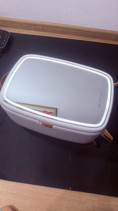 Frigider cosmetica NOU