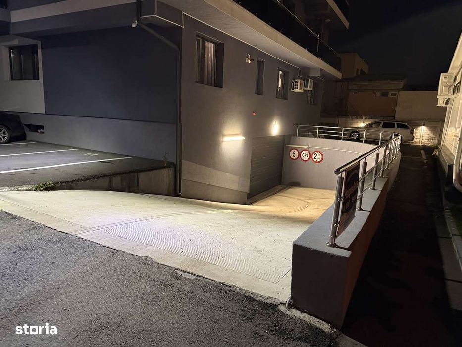 Vand/Inchiriez locuri de parcare in garaj subteran