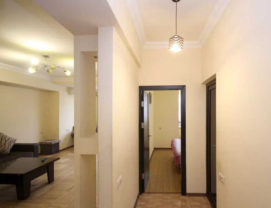 Дава се под наем Двустаен апартамент в Пловдив, Изгрев - 65 кв.м за 331.5 € - Снимка #1