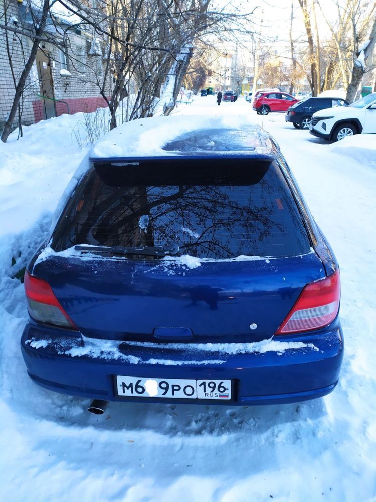 Subaru impreza 2000год