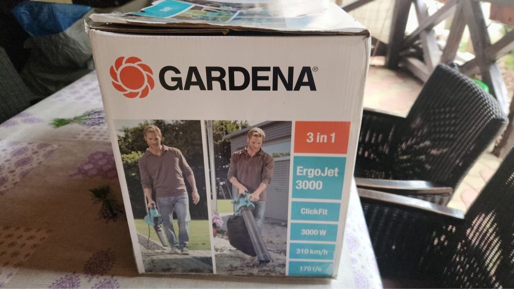 Aspirator electric pentru frunze Gardena ErgoJet 3000