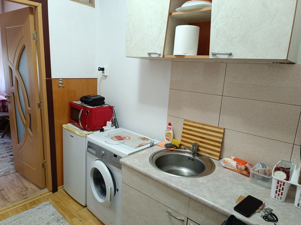 Închiriez apartament