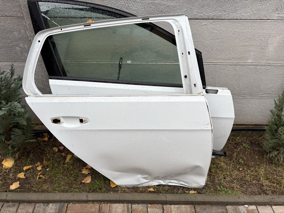 Carenaj bara usa stanga fata original golf 7.5 cititi anuntul