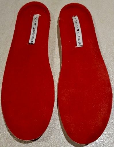 Cizme Tommy Hilfiger marimea 38 iarnă zăpadă