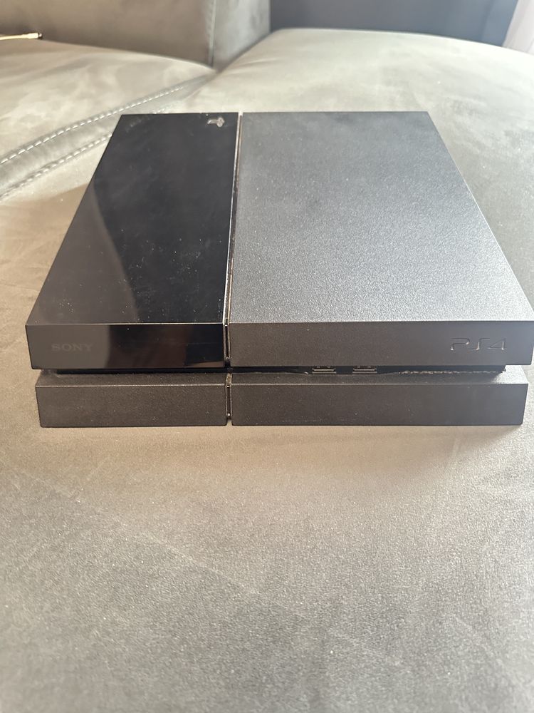 Playstation 4 + 2 джойстика