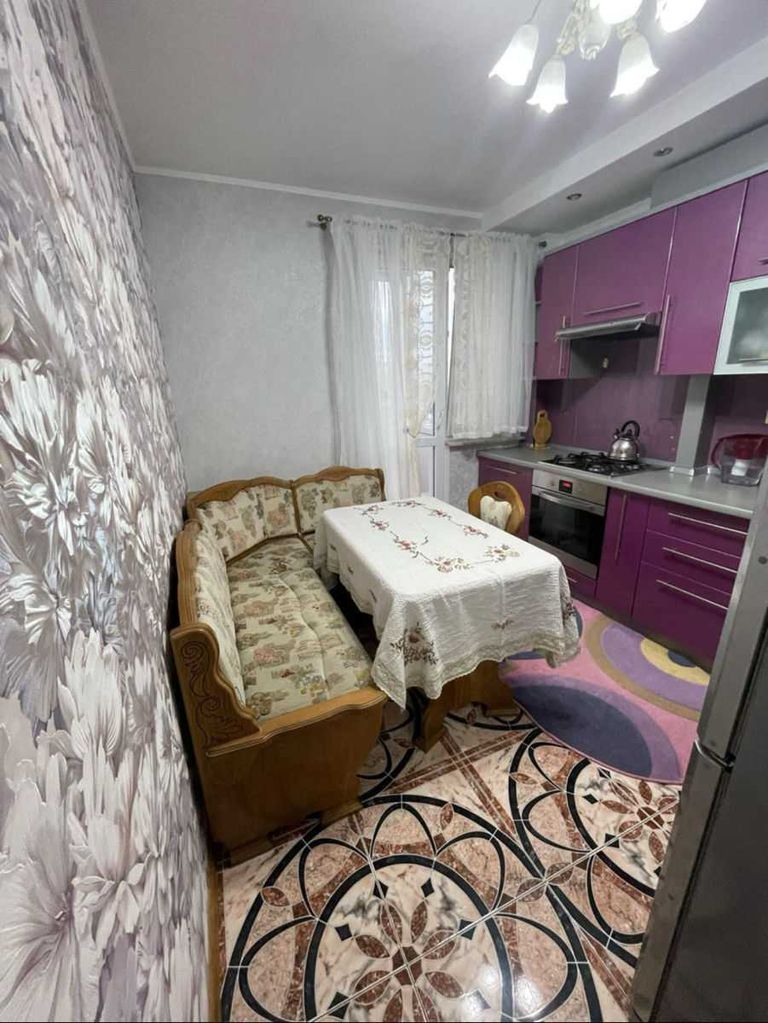 Дава се под наем Двустаен апартамент в София, Надежда 4 - 54 кв.м за 300 € - Снимка #2