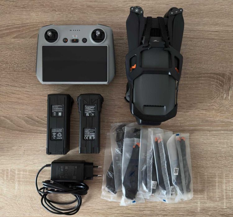 Drona DJI Mavic 3 Classic + baterie cadou, garantie Emag