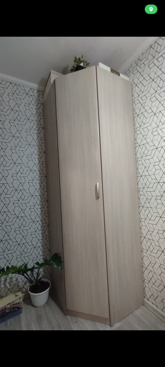 Продам угловой шкаф