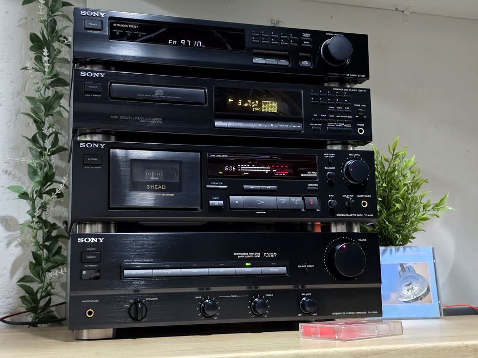 Linie audio SONY, amplificator ,deck 3 head, tuner, cd player ,hifi